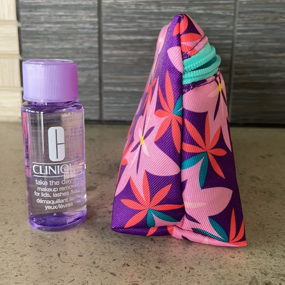 Clinique Makeup Bag & Makeup Remover bonus bottle - Picture 9 of 9